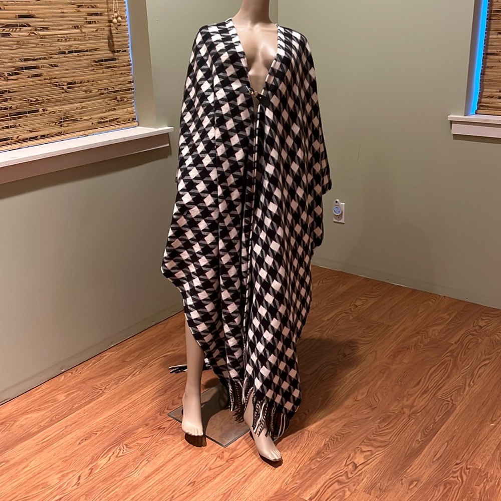 Akira Extremely Soft Cozy And Warm Poncho With faux Leather & Metal Clasp O/S
